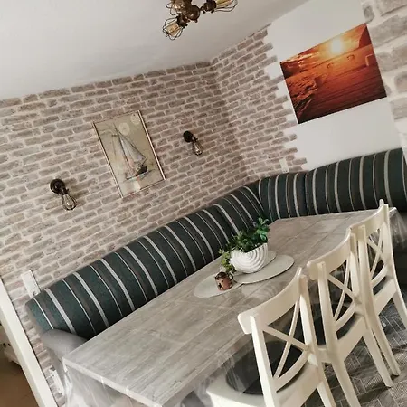 Holiday home Huebsches Haus Emden